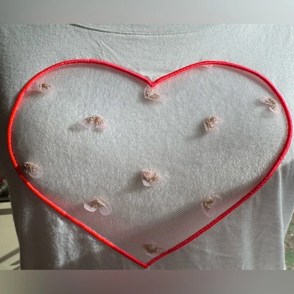 NWT Victoria’s Secret heart see through T-shirt. Size S - Picture 4 of 10
